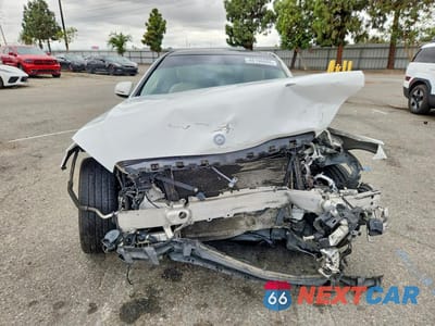 Piąte zdjęcie samochodu w środku: 2017 MERCEDES-BENZ C 350E VIN:55SWF4HB7HU226845 - miniatura