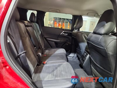 Zdjęcie 11 z 12 samochodu: 2025 MITSUBISHI OUTLANDER SE VIN:JA4J4VA89SZ032433 - miniatura