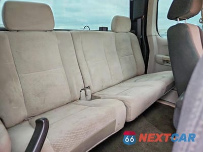 Zdjęcie 10 z 12 samochodu: 2008 CHEVROLET SILVERADO K1500 VIN:1GCEK19C58Z252773 - miniatura