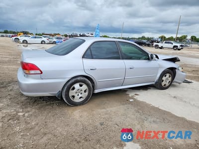 Trzecie zdjęcie samochodu z tyłu: 2002 HONDA ACCORD EX VIN:1HGCG16522A045165 - miniatura