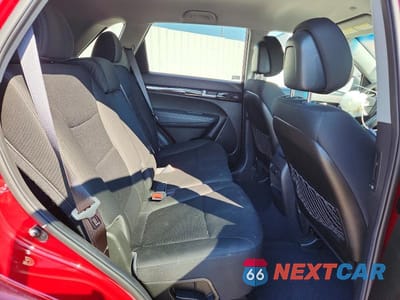 Zdjęcie 11 z 14 samochodu: 2014 KIA SORENTO LX VIN:5XYKT3A63EG500319 - miniatura