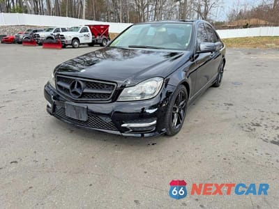 2013 MERCEDES-BENZ C 300 4MATIC WDDGF8AB6DR253536 - główne zdjęcie licytacji z USA - miniatura