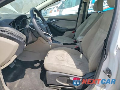Zdjęcie 7 z 12 samochodu: 2016 FORD FOCUS SE VIN:1FADP3F26GL269318 - miniatura
