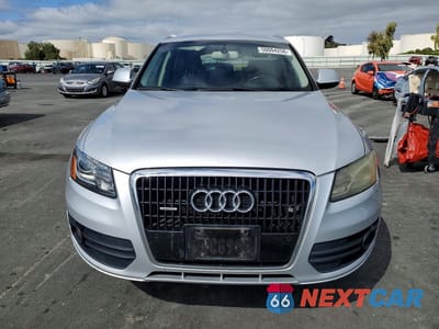 Piąte zdjęcie samochodu w środku: 2010 AUDI Q5 PREMIUM PLUS VIN:WA1LKAFP8AA099710 - miniatura