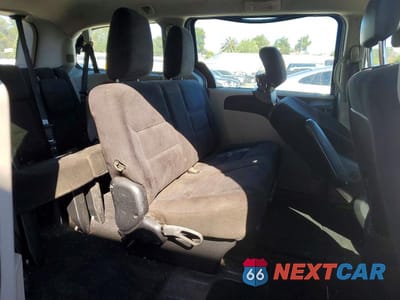 Zdjęcie 11 z 13 samochodu: 2015 DODGE GRAND CARAVAN SE VIN:2C4RDGBG6FR580948 - miniatura