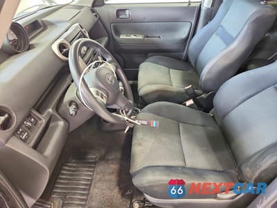 Zdjęcie 7 z 13 samochodu: 2006 TOYOTA SCION XB VIN:JTLKT324X64087381 - miniatura