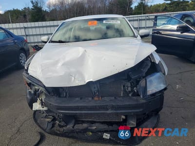 Piąte zdjęcie samochodu w środku: 2013 VOLKSWAGEN PASSAT S VIN:1VWAP7A38DC080554 - miniatura