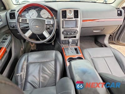 Zdjęcie 8 z 12 samochodu: 2008 CHRYSLER 300 LIMITED VIN:2C3LA33G78H149098 - miniatura
