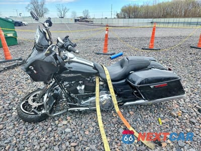 Trzecie zdjęcie samochodu z tyłu: 2017 HARLEY-DAVIDSON FLHXS STREET GLIDE SPECIAL VIN:1HD1KRC11HB621978 - miniatura