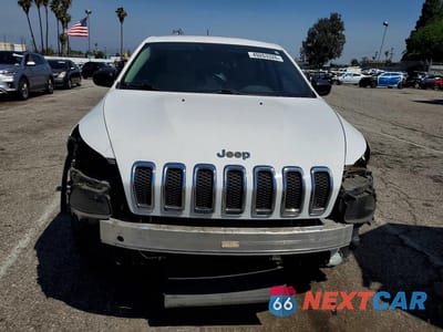Piąte zdjęcie samochodu w środku: 2015 JEEP CHEROKEE SPORT VIN:1C4PJLAB6FW516897 - miniatura