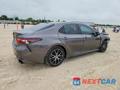 Trzecie zdjęcie samochodu z tyłu: 2023 TOYOTA CAMRY SE VIN:4T1G11AK4PU810280 - miniatura