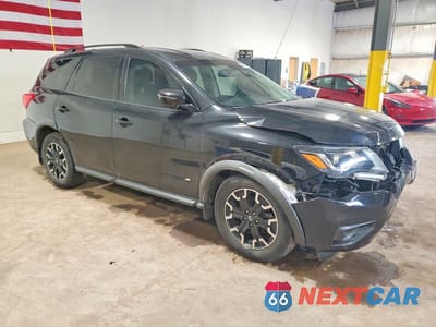 Czwarte zdjęcie samochodu z boku: 2019 NISSAN PATHFINDER SV VIN:5N1DR2MM4KC629645 - miniatura