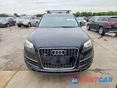Piąte zdjęcie samochodu w środku: 2013 AUDI Q7 PREMIUM PLUS VIN:WA1LMAFE4DD011618 - miniatura