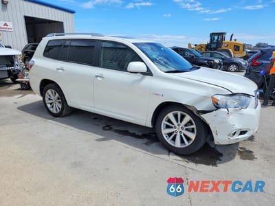 Czwarte zdjęcie samochodu z boku: 2010 TOYOTA HIGHLANDER HYBRID LIMITED VIN:JTEJW3EH8A2039889 - miniatura