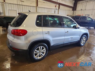 Trzecie zdjęcie samochodu z tyłu: 2013 VOLKSWAGEN TIGUAN S VIN:WVGAV3AX6DW562468 - miniatura