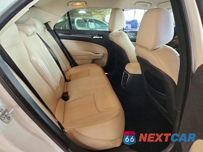 Zdjęcie 10 z 13 samochodu: 2016 CHRYSLER 300 LIMITED VIN:2C3CCAAG7GH343923 - miniatura