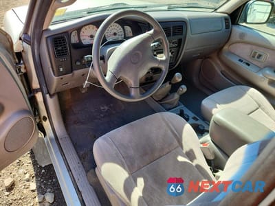 Zdjęcie 8 z 11 samochodu: 2004 TOYOTA TACOMA XTRACAB VIN:5TEWN72N24Z308595 - miniatura