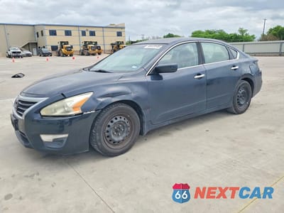 2015 NISSAN ALTIMA 2.5 S 1N4AL3AP0FN922939 - główne zdjęcie licytacji z USA - miniatura