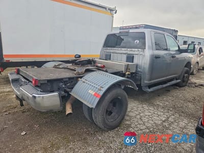 Trzecie zdjęcie samochodu z tyłu: 2024 RAM 3500 TRADESMAN VIN:3C63RRGL2RG109325 - miniatura