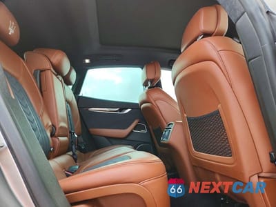 Zdjęcie 10 z 13 samochodu: 2018 MASERATI LEVANTE LUXURY VIN:ZN661XUL6JX268871 - miniatura