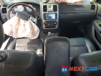 Zdjęcie 8 z 13 samochodu: 2009 CHRYSLER 300 LIMITED VIN:2C3LA33V39H623998 - miniatura