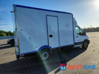 Trzecie zdjęcie samochodu z tyłu: 2020 FORD TRANSIT DELIVERY TRUCK VIN:1FDBW5Z8XLKB30322 - miniatura
