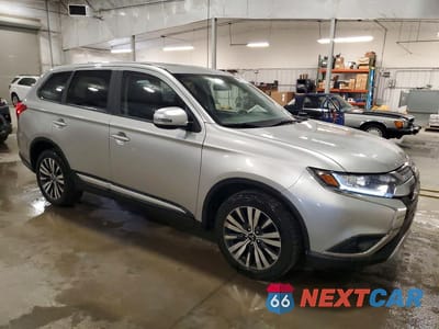 Czwarte zdjęcie samochodu z boku: 2019 MITSUBISHI OUTLANDER SE VIN:JA4AZ3A39KZ040414 - miniatura