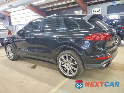Drugie zdjęcie samochodu z przodu: 2017 PORSCHE CAYENNE VIN:WP1AA2A24HKA83444 - miniatura