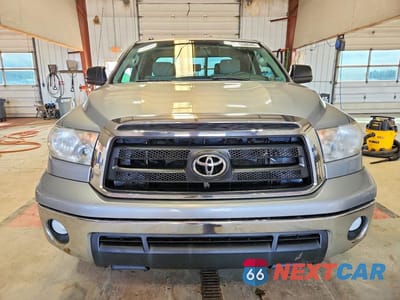 Piąte zdjęcie samochodu w środku: 2010 TOYOTA TUNDRA DOUBLE CAB SR5 VIN:5TFUY5F1XAX158037 - miniatura