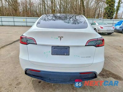 Zdjęcie 6 z 13 samochodu: 2023 TESLA MODEL Y VIN:7SAYGDEE8PA202249 - miniatura