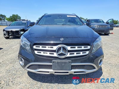 Piąte zdjęcie samochodu w środku: 2018 MERCEDES-BENZ GLA 250 VIN:WDCTG4EB4JJ457443 - miniatura