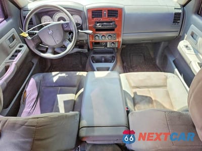 Zdjęcie 8 z 12 samochodu: 2005 DODGE DAKOTA QUAD SLT VIN:1D7HW48K45S181975 - miniatura