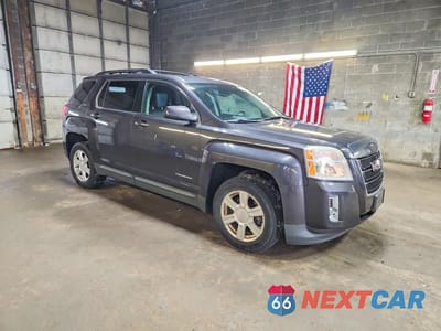 Czwarte zdjęcie samochodu z boku: 2014 GMC TERRAIN DENALI FWD VIN:2GKALSEKXE6136558 - miniatura