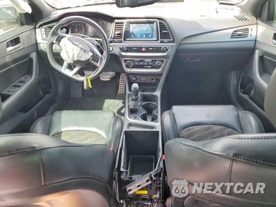 Zdjęcie 8 z 13 samochodu: 2018 HYUNDAI SONATA SPORT VIN:5NPE34AF6JH648616 - miniatura