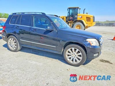 Czwarte zdjęcie samochodu z boku: 2011 MERCEDES-BENZ GLK 350 VIN:WDCGG5GB3BF676550 - miniatura