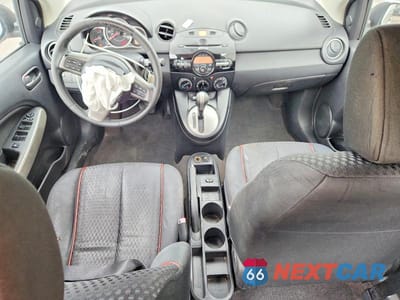 Zdjęcie 8 z 12 samochodu: 2013 MAZDA MAZDA2 VIN:JM1DE1LYXD0162976 - miniatura