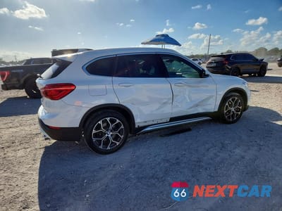 Trzecie zdjęcie samochodu z tyłu: 2020 BMW X1 XDRIVE28I VIN:WBXJG9C09L5P94152 - miniatura