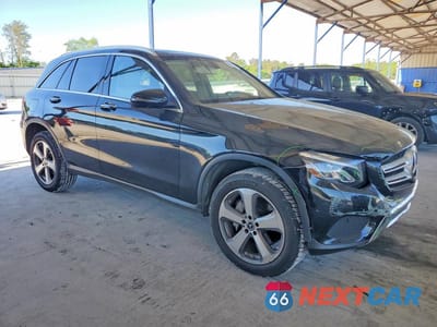 Czwarte zdjęcie samochodu z boku: 2018 MERCEDES-BENZ GLC 300 4MATIC VIN:WDC0G4KB0JV052017 - miniatura