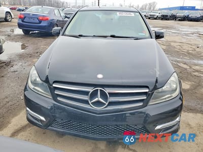 Piąte zdjęcie samochodu w środku: 2014 MERCEDES-BENZ C 250 VIN:WDDGF4HB4ER313510 - miniatura