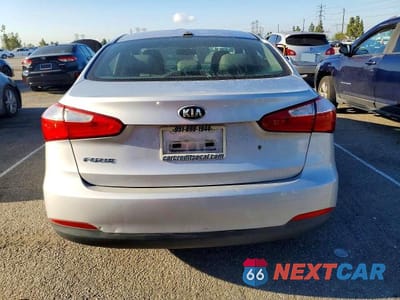 Zdjęcie 6 z 12 samochodu: 2015 KIA FORTE LX VIN:KNAFK4A69F5344403 - miniatura