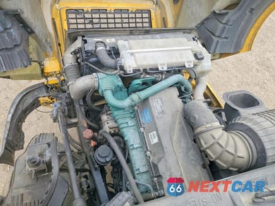 Zdjęcie 7 z 10 samochodu: 2016 VOLVO VN VNL VIN:4V4NC9EH3GN974511 - miniatura