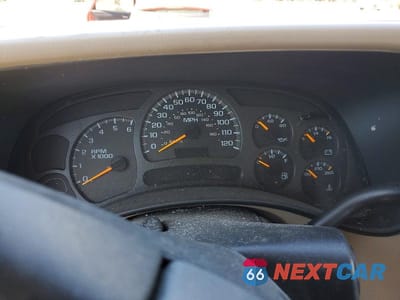 Zdjęcie 9 z 13 samochodu: 2004 GMC YUKON XL K1500 VIN:3GKFK16T04G185863 - miniatura