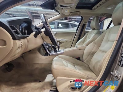 Zdjęcie 7 z 12 samochodu: 2015 VOLVO V60 PLATINUM VIN:YV1612SM9F1267136 - miniatura