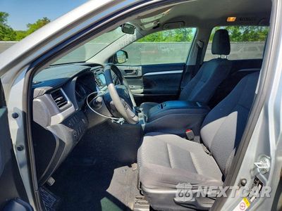 Zdjęcie 7 z 12 samochodu: 2019 TOYOTA HIGHLANDER VIN:5TDZARFH1KS061167 - miniatura
