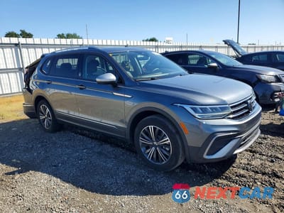 Czwarte zdjęcie samochodu z boku: 2024 VOLKSWAGEN TIGUAN WOLFSBURG VIN:3VVAB7AX7RM217978 - miniatura