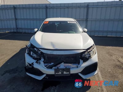 Piąte zdjęcie samochodu w środku: 2018 HONDA CIVIC LX VIN:SHHFK7H21JU422590 - miniatura