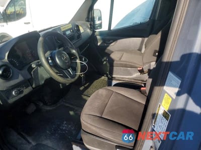 Zdjęcie 7 z 13 samochodu: 2019 MERCEDES BENZ SPRINTER 2500 DELIVERY VAN VIN:WD4PF0CD7KP039843 - miniatura