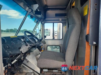 Zdjęcie 7 z 13 samochodu: 2019 FORD E450 DELIVERY TRUCK VIN:1FC3E4K69KDC51604 - miniatura