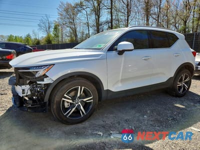 2025 VOLVO XC40 CORE YV4L12UJ2S2467773 - główne zdjęcie licytacji z USA - miniatura