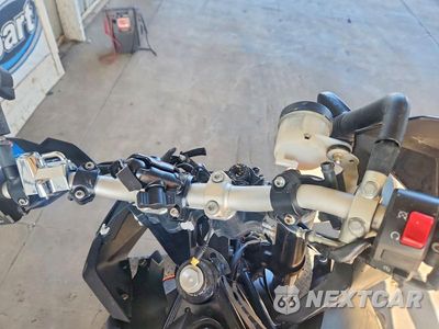 Zdjęcie 7 z 8 samochodu: 2010 KTM 990 SUPERMOTO VIN:VBKVS9406AM970054 - miniatura